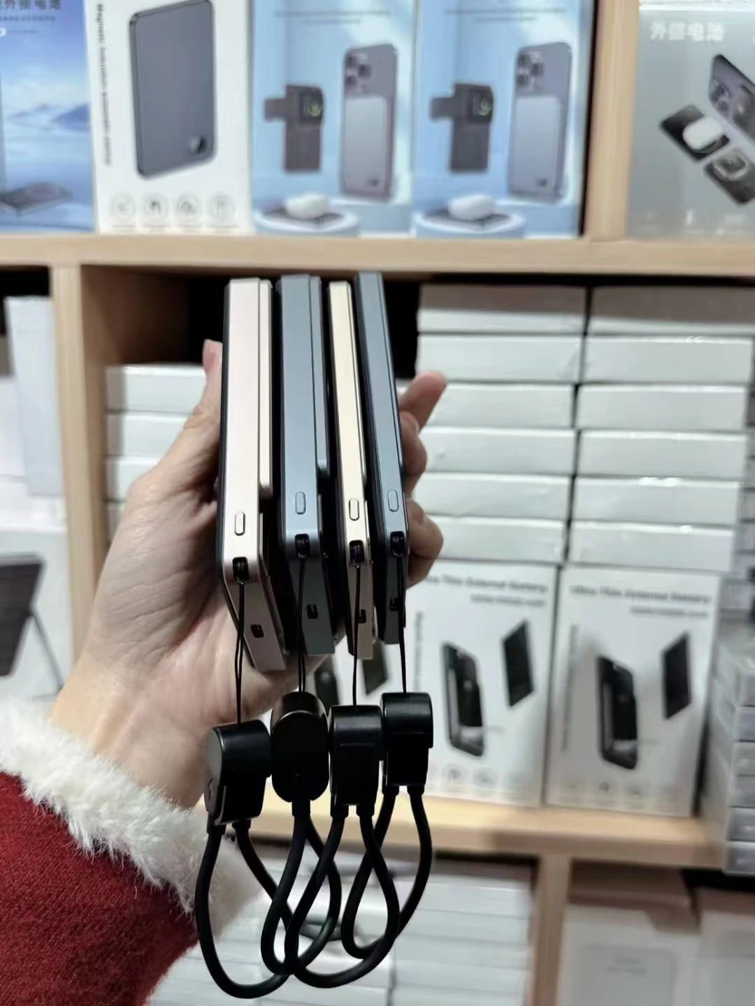 Cargador portátil Powerbank con Cable PD20W banco de energía inalámbrico 15W con soporte para teléfono pantalla LED batería de respaldo para teléfono móvil